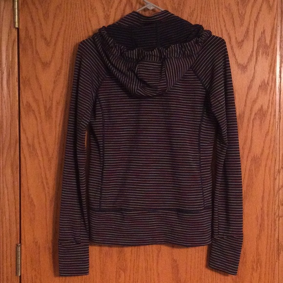 90 Degree Striped Hoodie w/Pockets & Thumb Holes - Picture 2 of 6